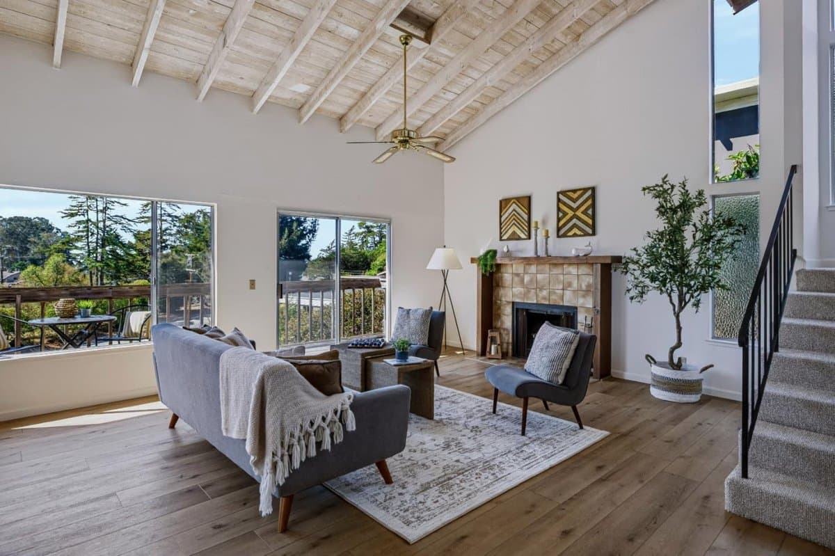 546 Monterey Drive - Photo 3