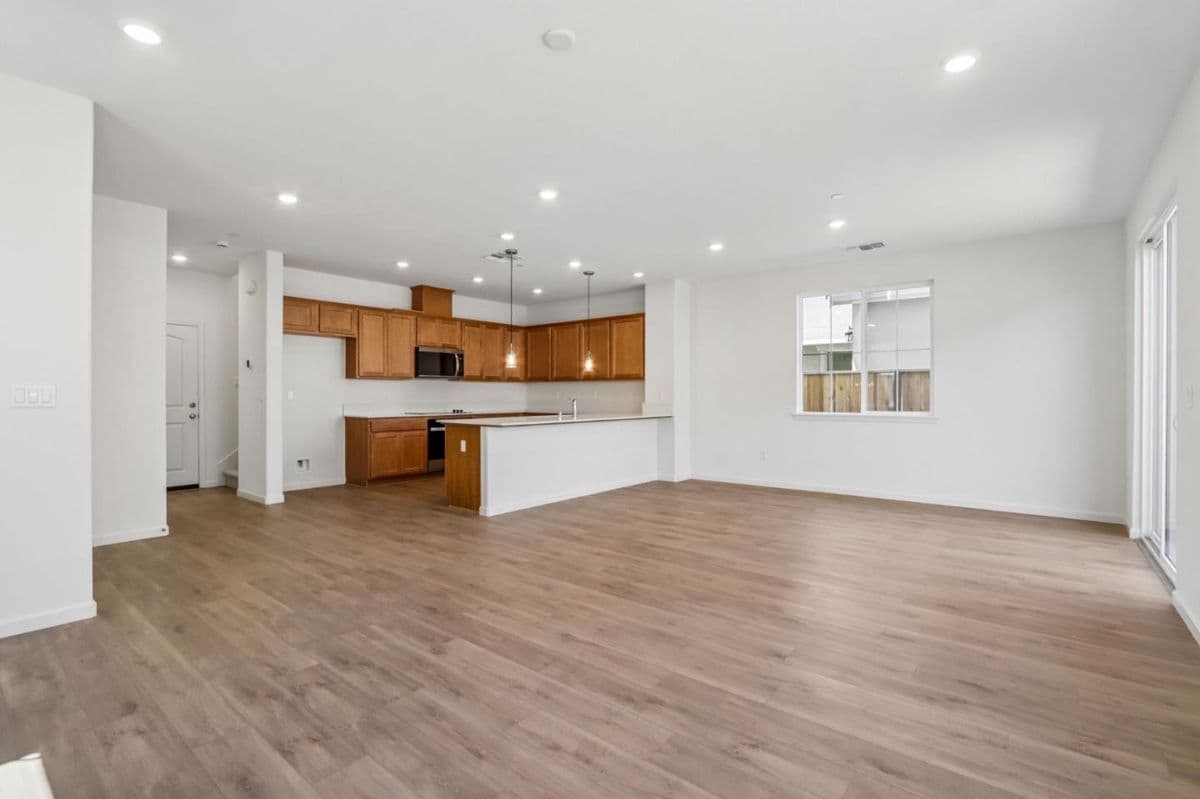 2221 Daisy Drive - Photo 3