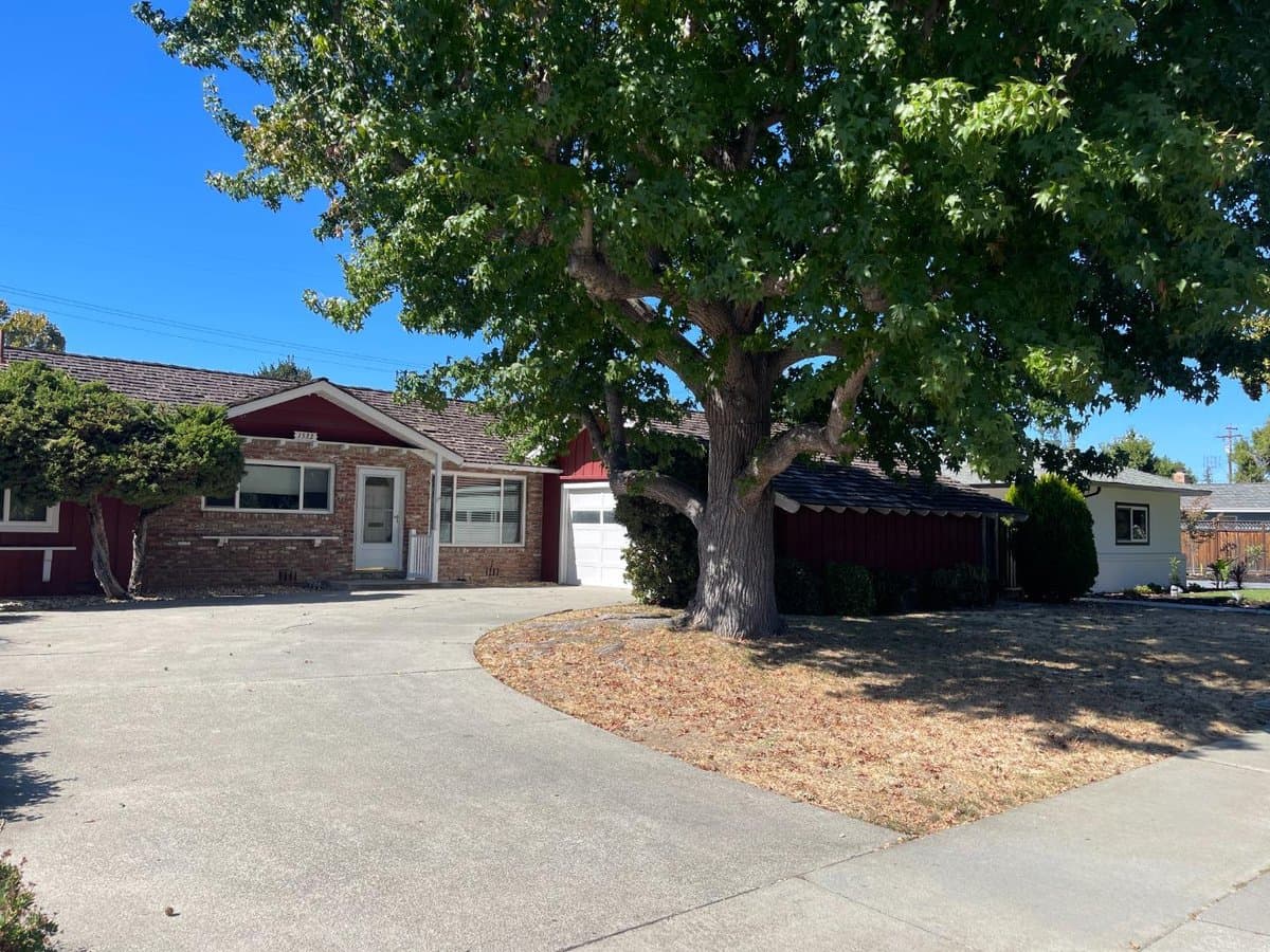 1533 Santa Inez Drive - Photo 2