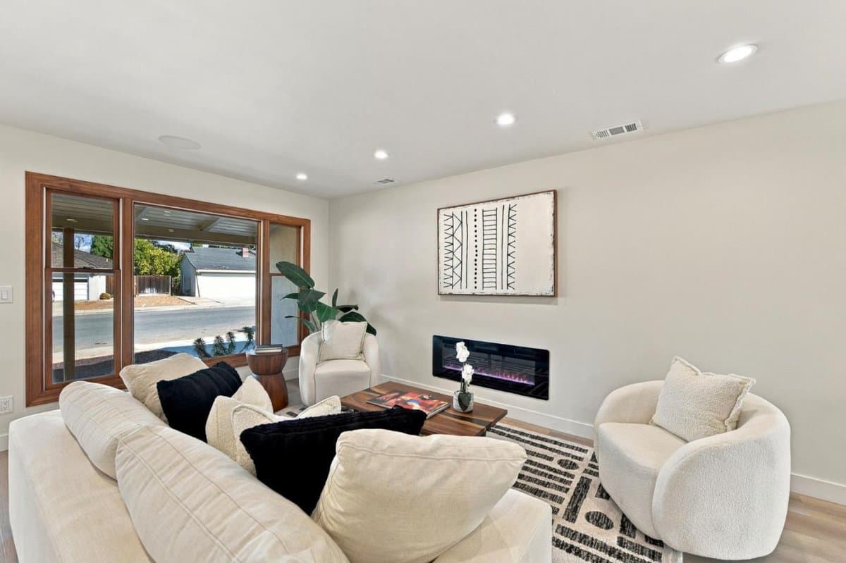 376 North Cypress Avenue - Photo 3