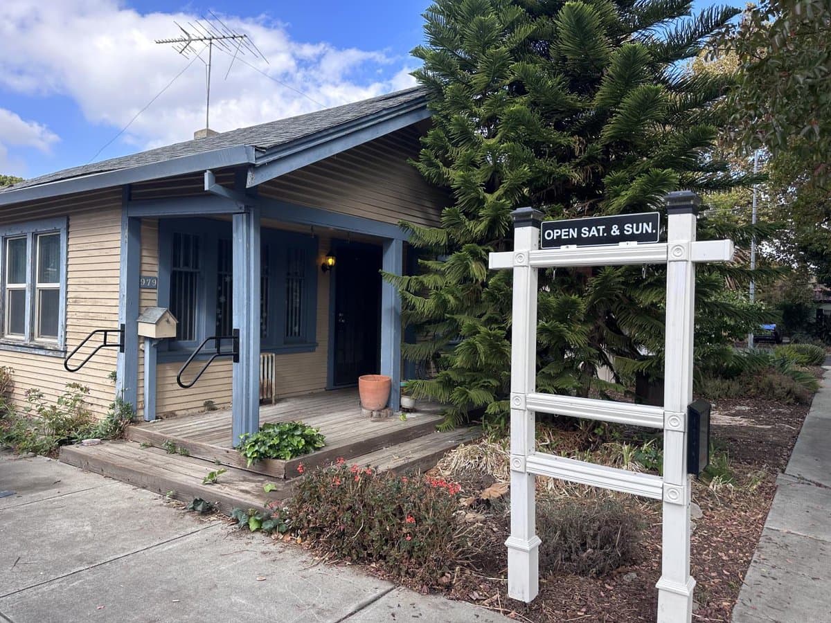 979 Longley Avenue - Photo 1