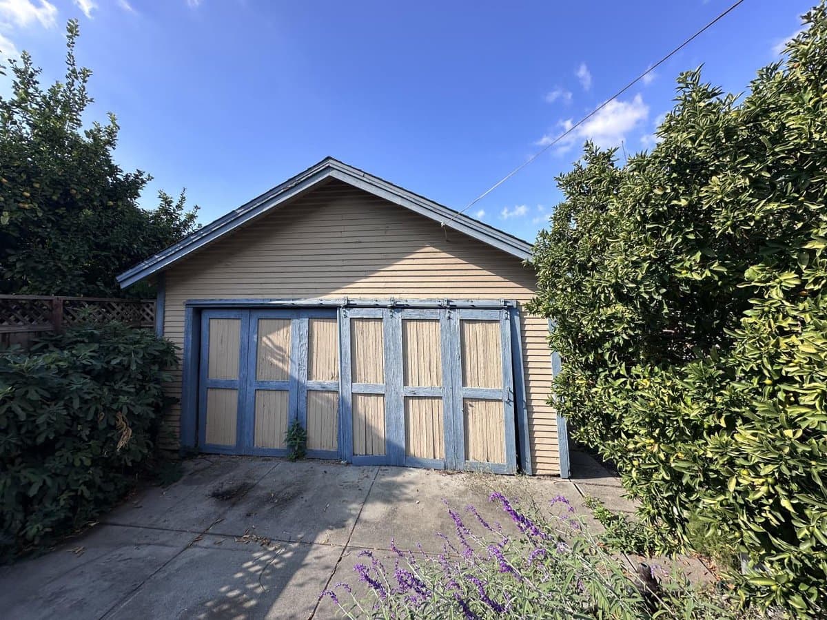 979 Longley Avenue - Photo 4