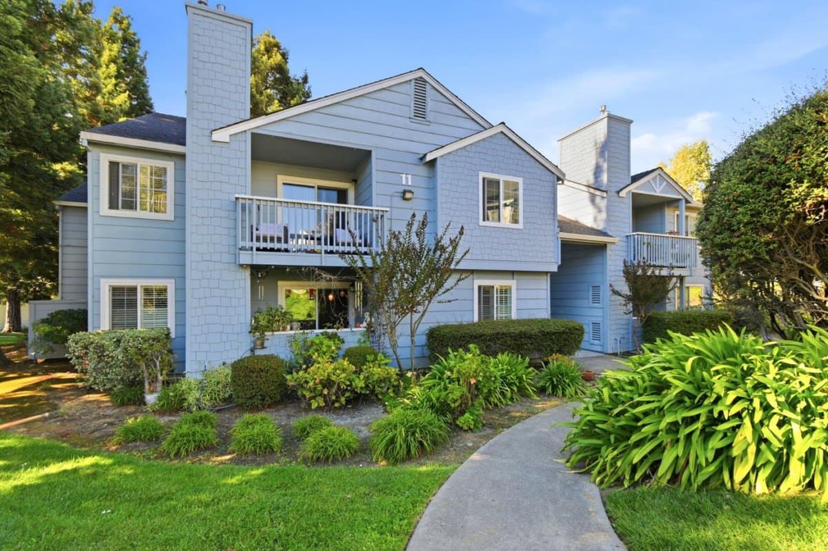 333 Lighthouse Drive - Photo 2