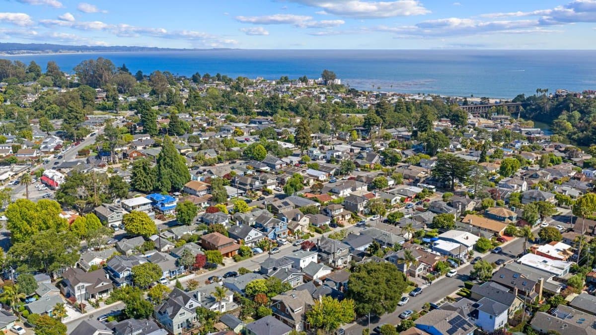 622 Sunset Drive - Photo 3