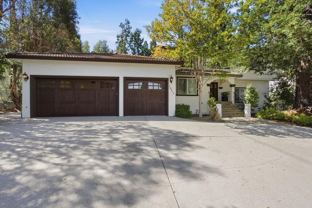 16215 Rose Avenue - Photo 2