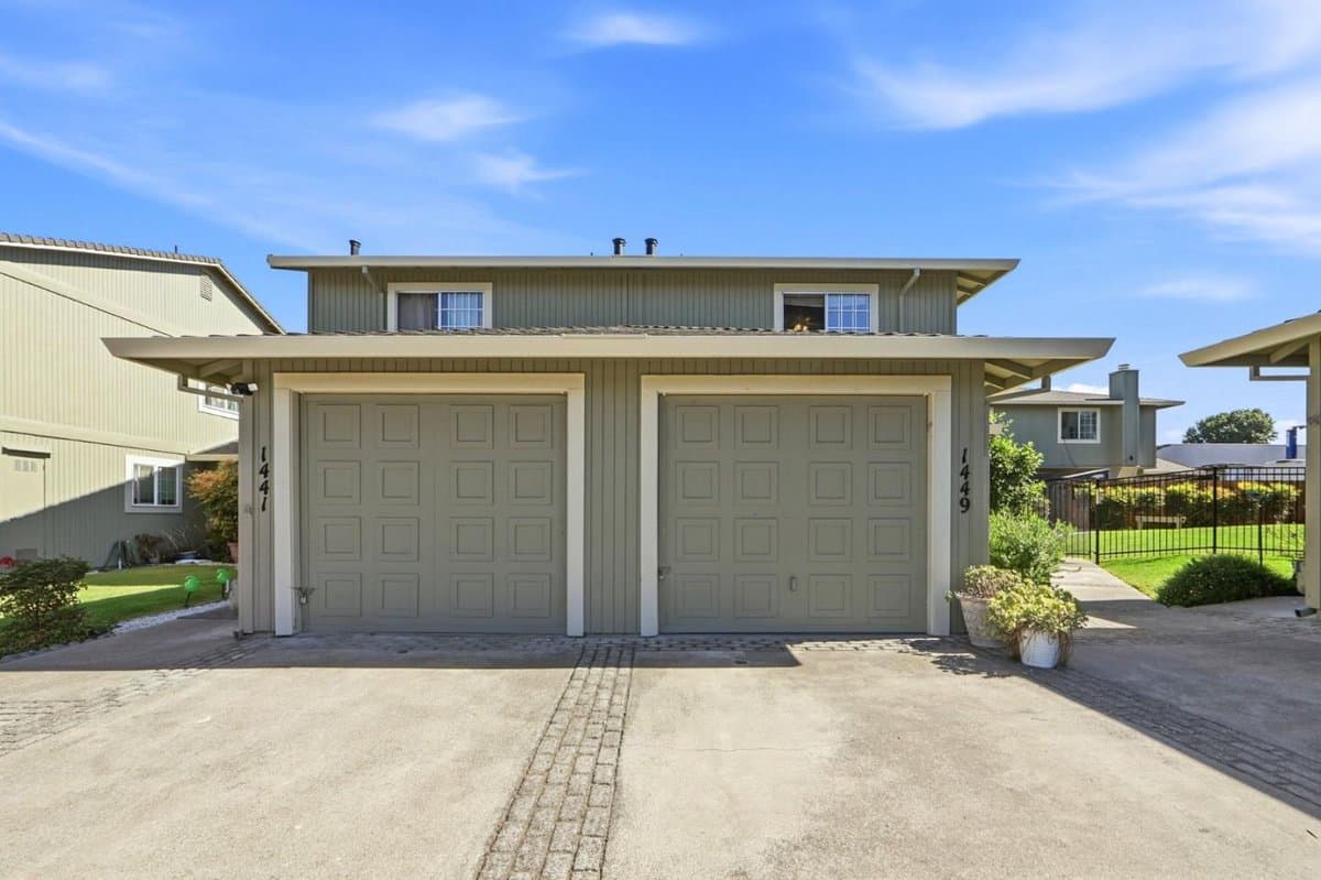1449 Squire Court - Photo 3