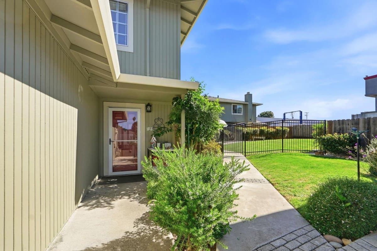 1449 Squire Court - Photo 4