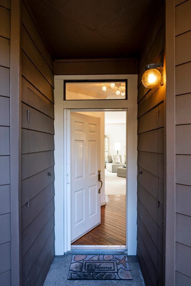 1139 Shoreline Drive - Photo 1 of 7