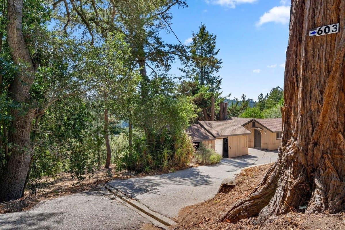 603 Hacienda Drive - Photo 2
