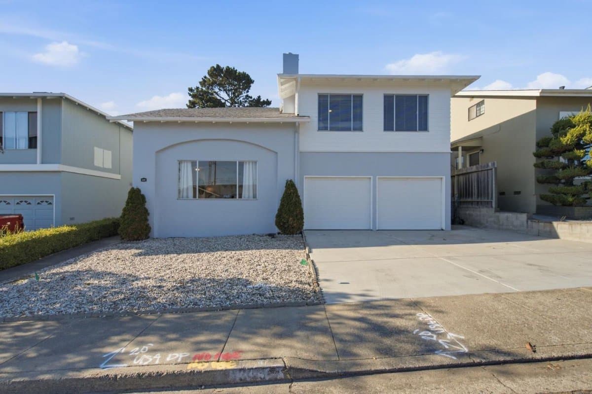 335 Evergreen Drive - Photo 2