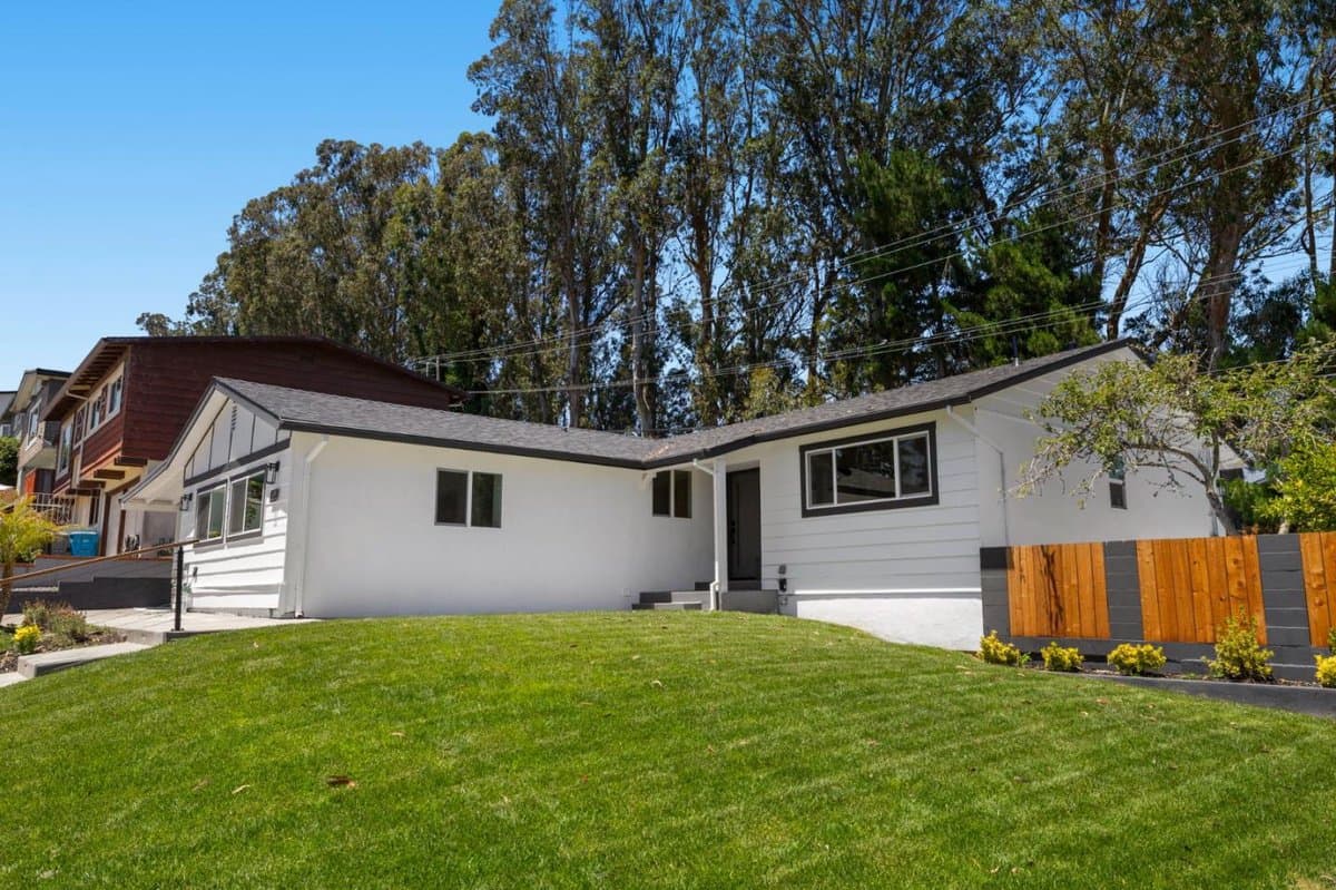 2600 Evergreen Drive - Photo 4