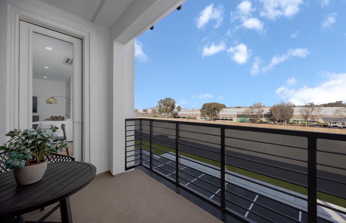 1351 Laurel Way - Photo 2