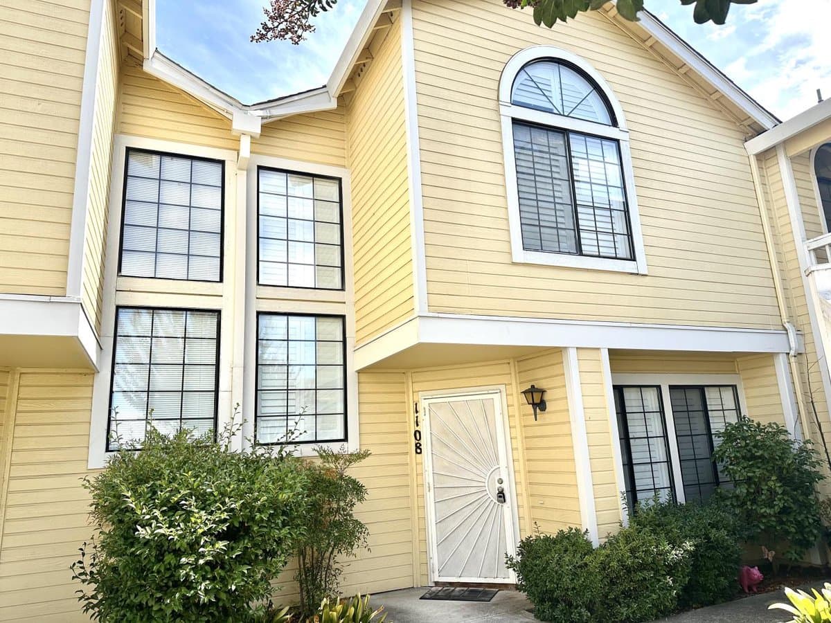 1108 Devonwood - Photo 1