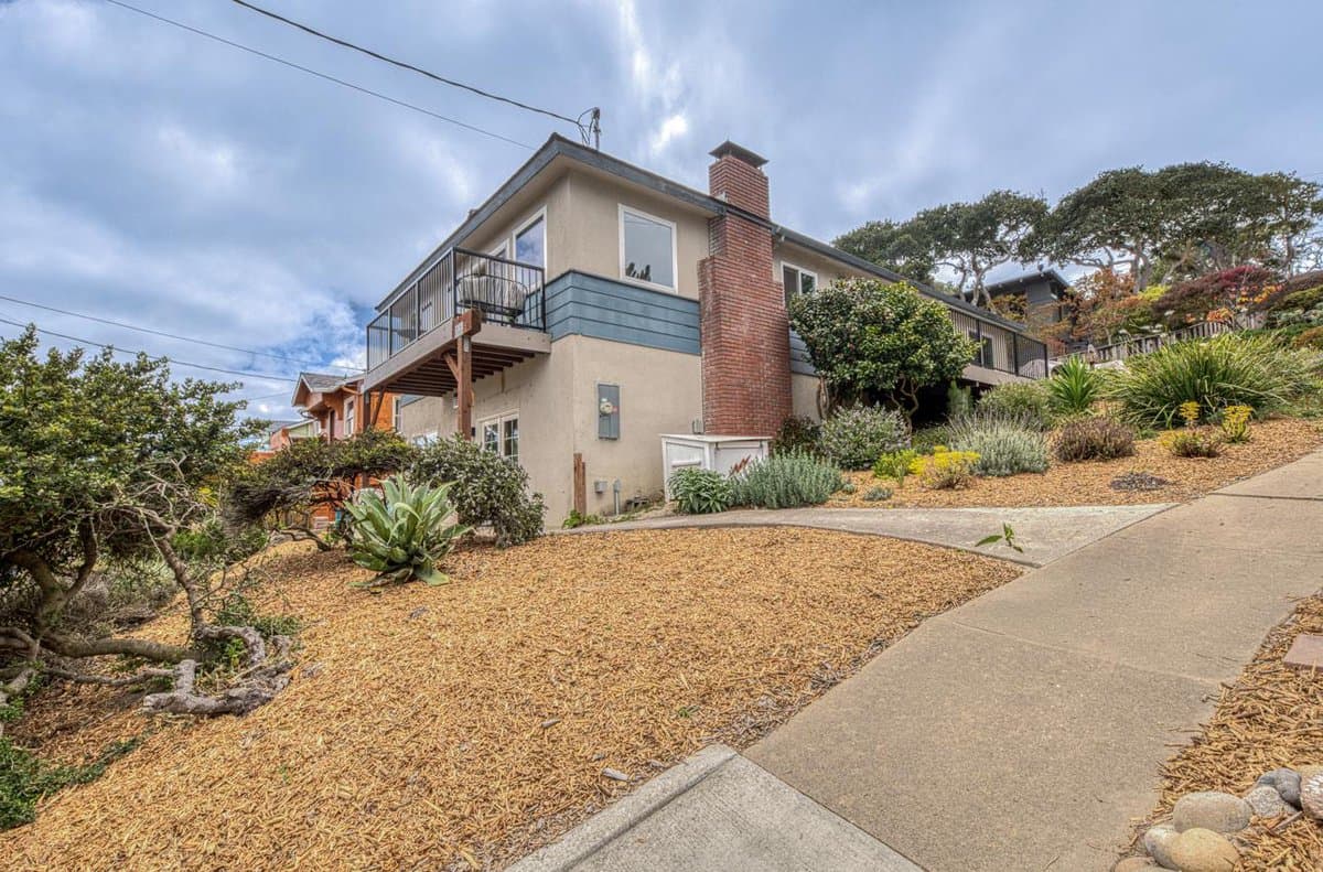 1321 Hoffman Avenue - Photo 3