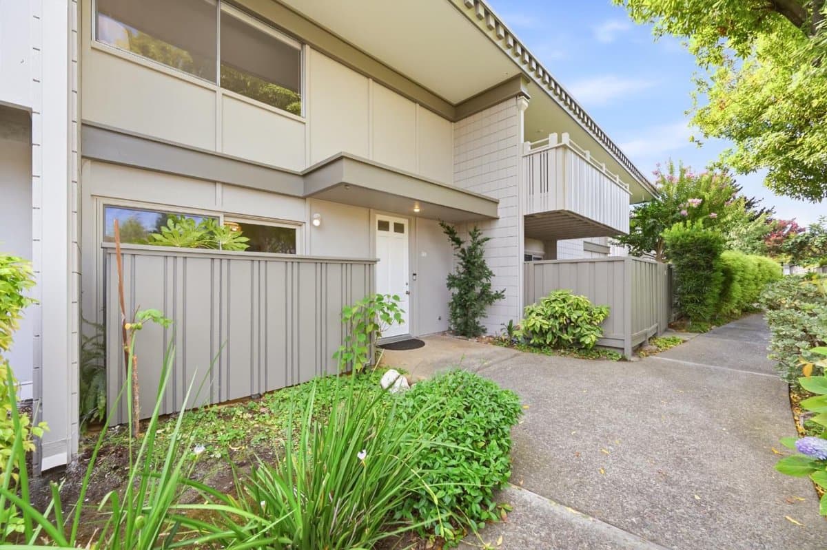 30 Los Altos Square - Photo 4