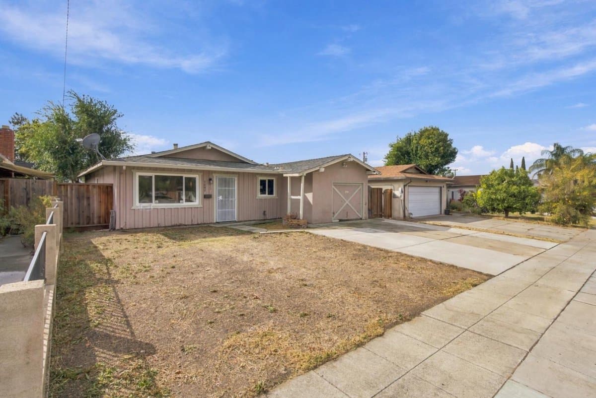 1497 Mount Lassen Drive - Photo 2