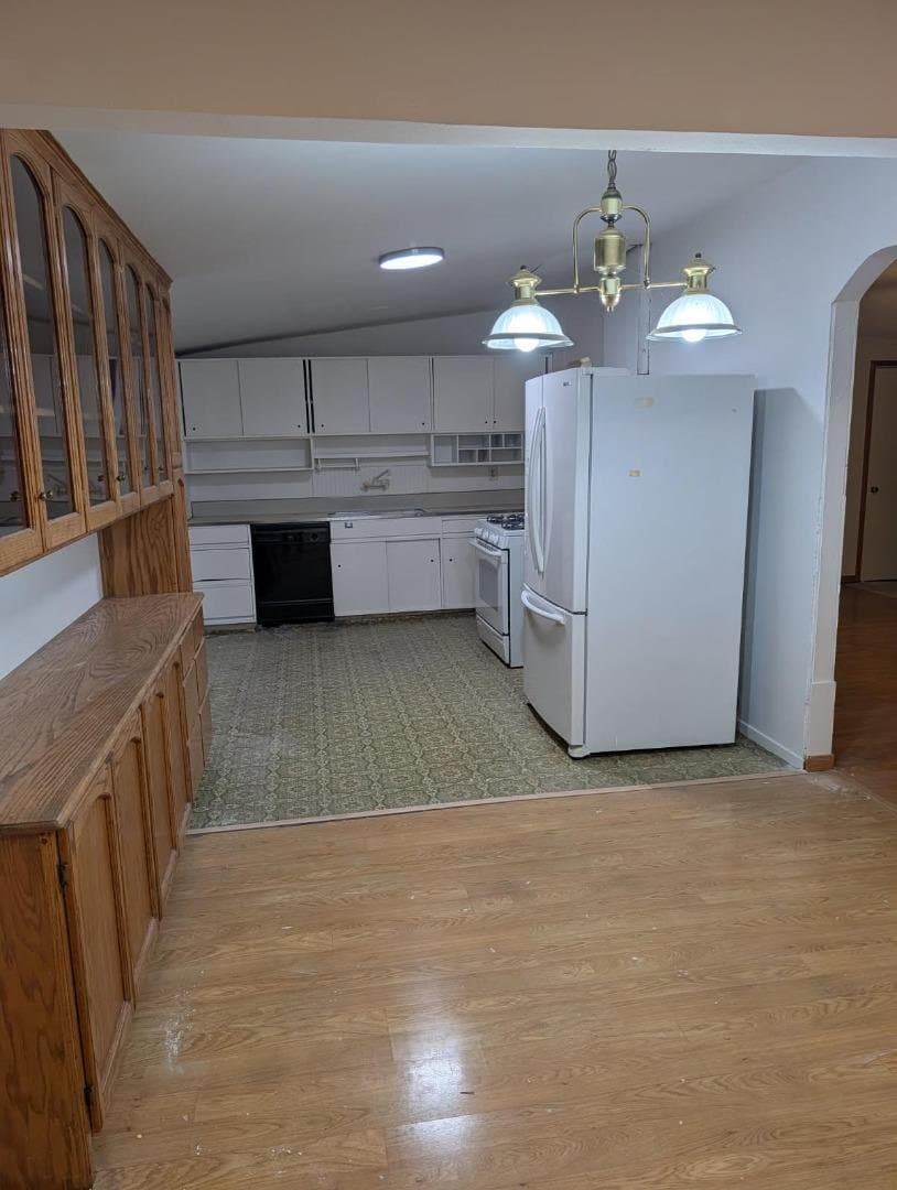 290 North Rengstorff Avenue - Photo 4