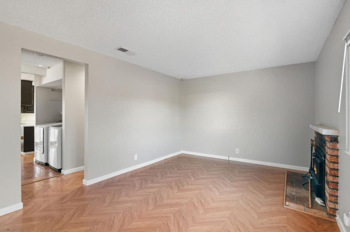 2386 Baltic Court - Photo 2