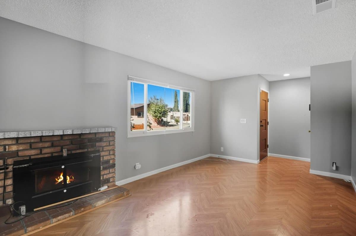 2386 Baltic Court - Photo 3