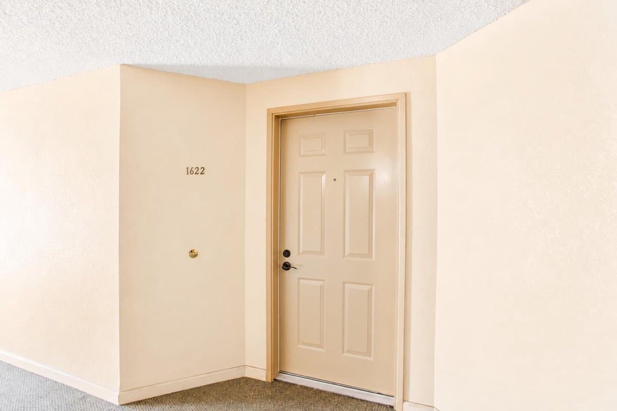 1622 La Terrace Circle - Photo 2