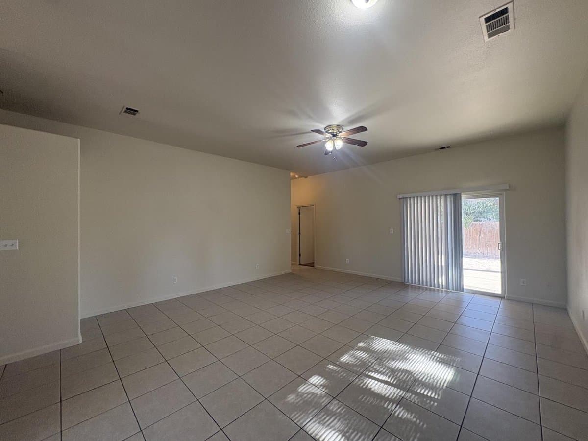 2962 Westminster Court - Photo 5