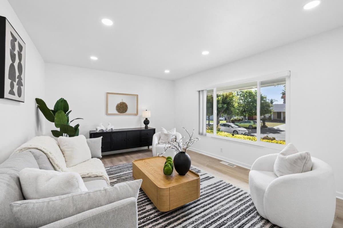 3158 Balmoral Drive - Photo 1
