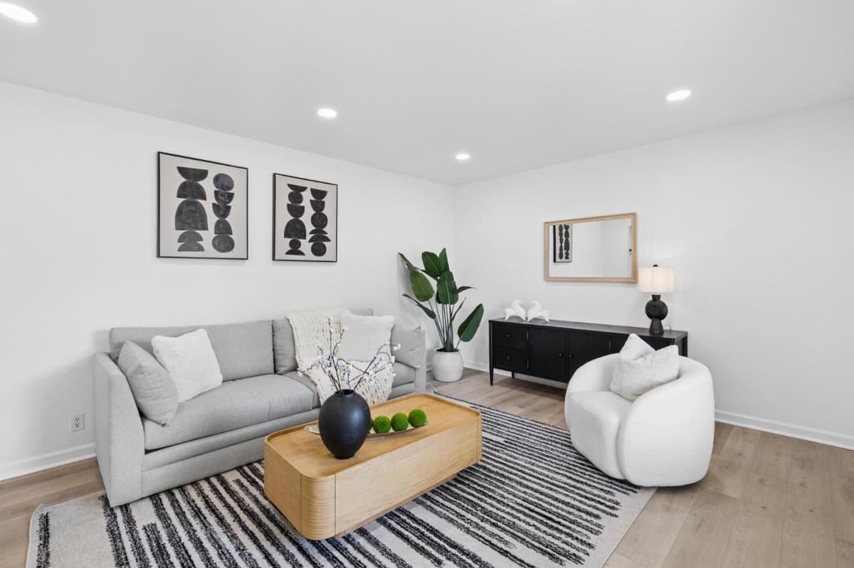 3158 Balmoral Drive - Photo 2