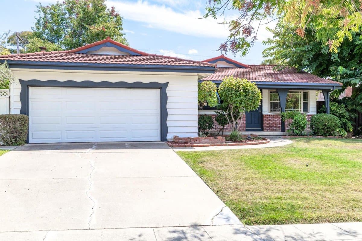 3370 Suncrest Avenue - Photo 1