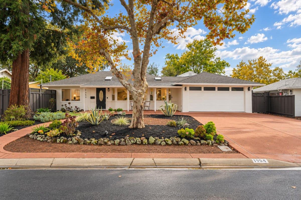 1954 Maybelle Drive - Photo 1