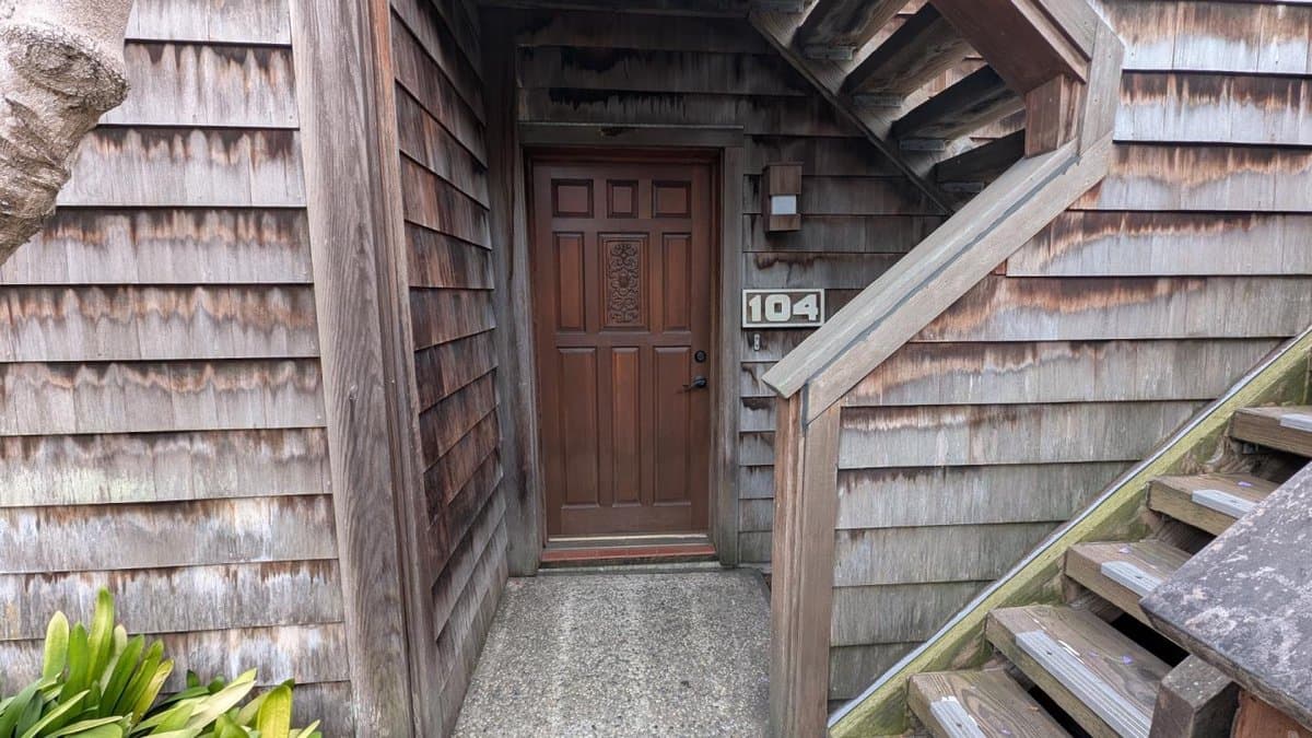 461 Dela Vina Avenue #104 - Photo 2
