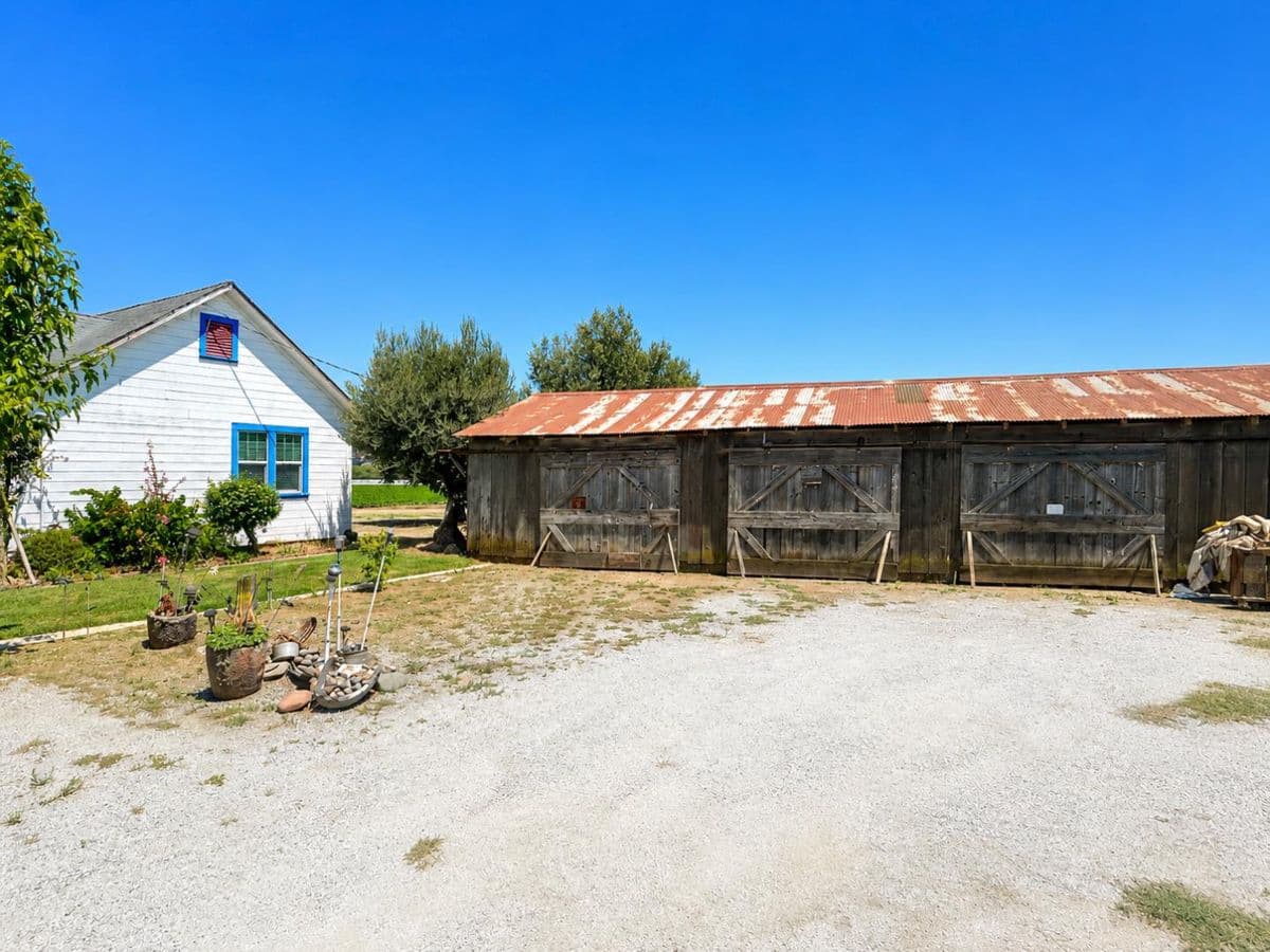 7340 Crews Road - Photo 3