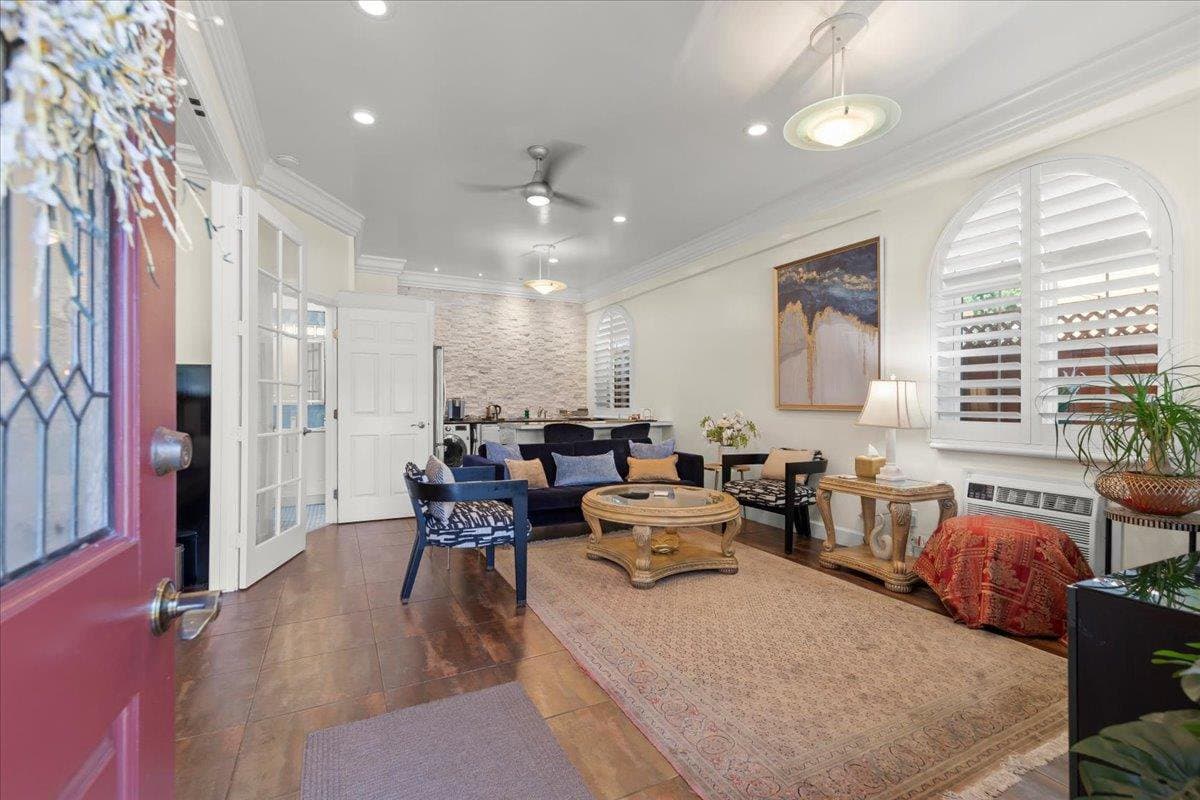 1176 Laurel Street - Photo 1