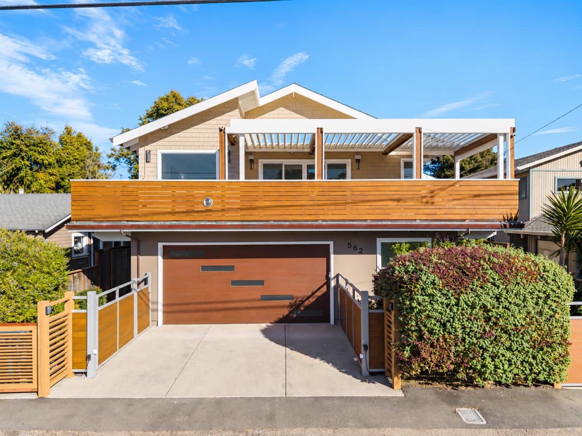 562 36th Avenue - Photo 1