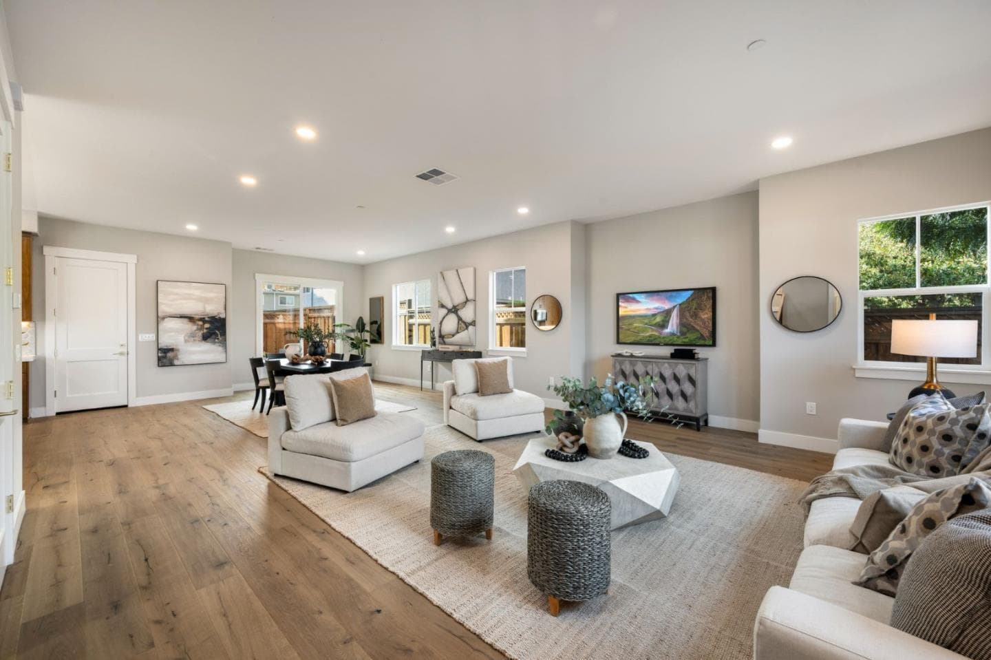 4911 Vivi Place - Photo 4