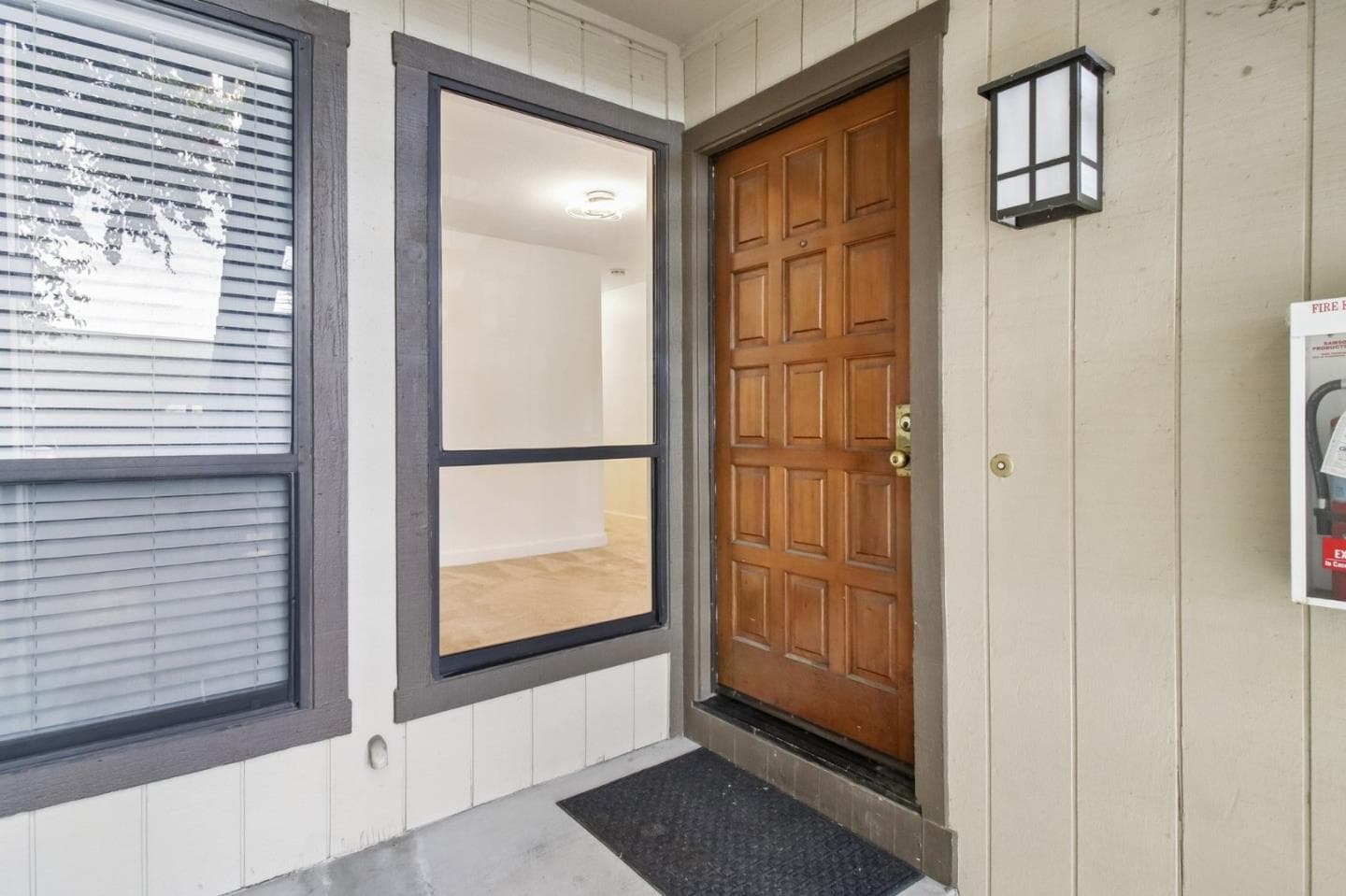 1422 Capurso Way - Photo 3