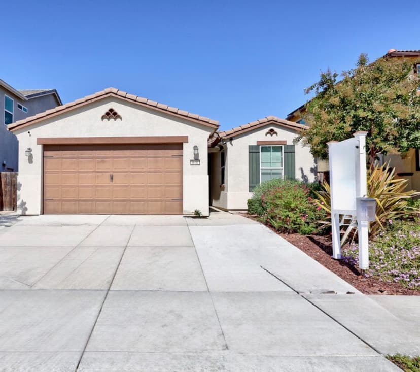 610 Valencia Way - Photo 1 of 1