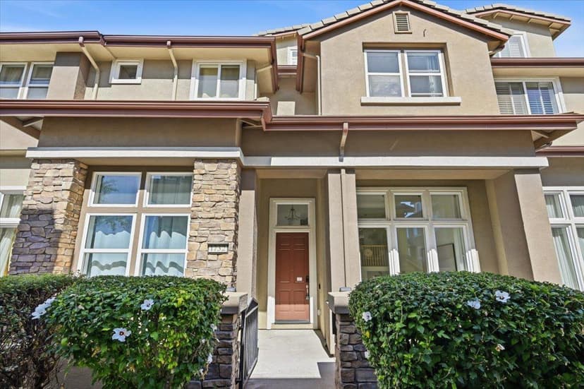 1732 Avenida Elisa - Photo 1 of 8