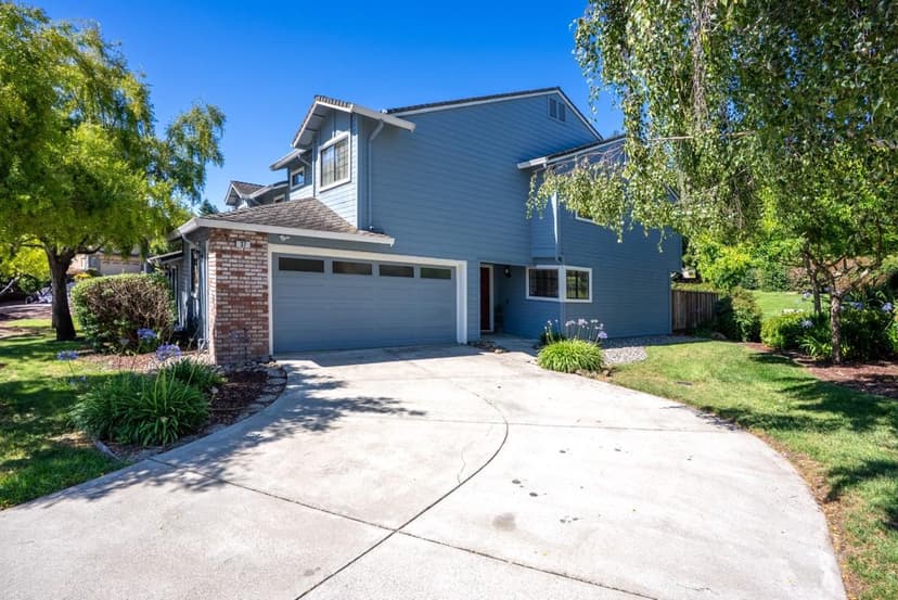 37 Winding Way - Photo 1 of 8