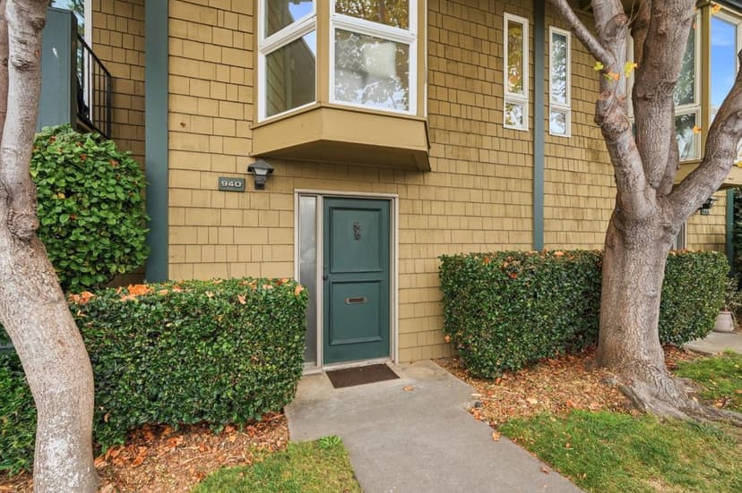 940 Peninsula Avenue - Photo 1 of 8