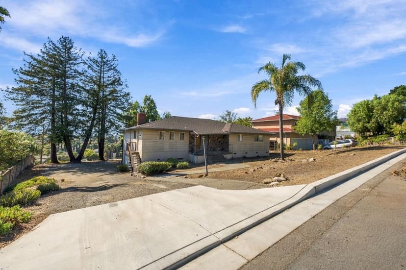 1035 Vista Del Mar - Photo 1 of 8