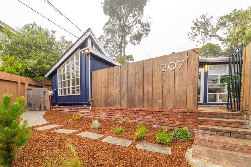 1207 Presidio Boulevard - Photo 1 of 8