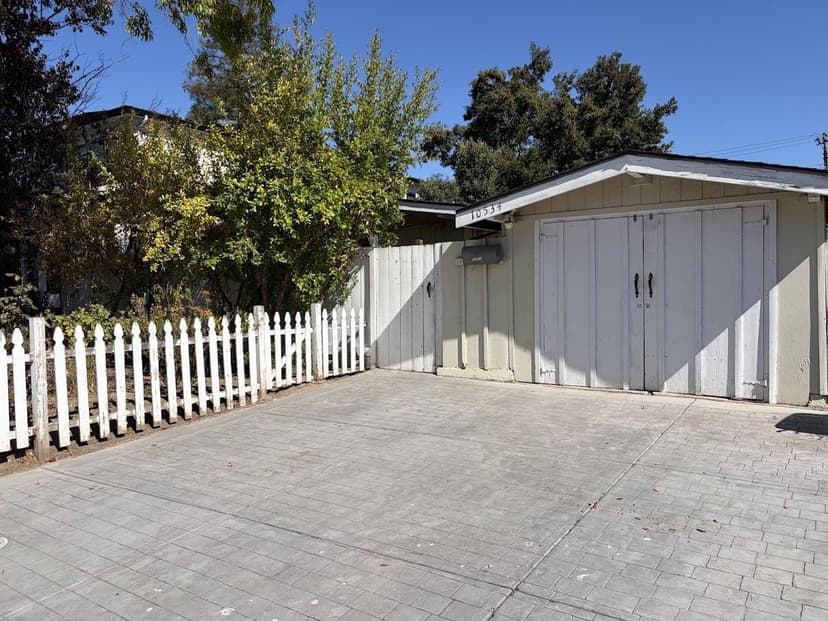 10534 Sterling Boulevard - Photo 1 of 8