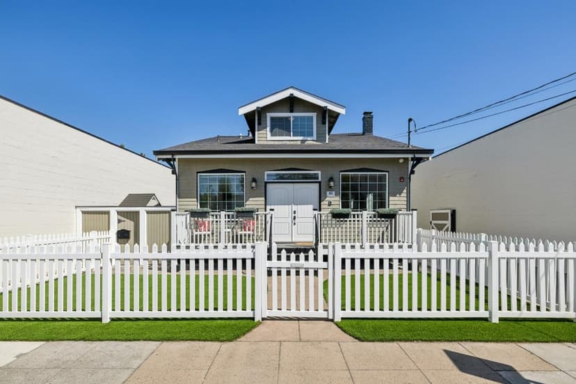 917 Howard Avenue - Photo 1 of 8