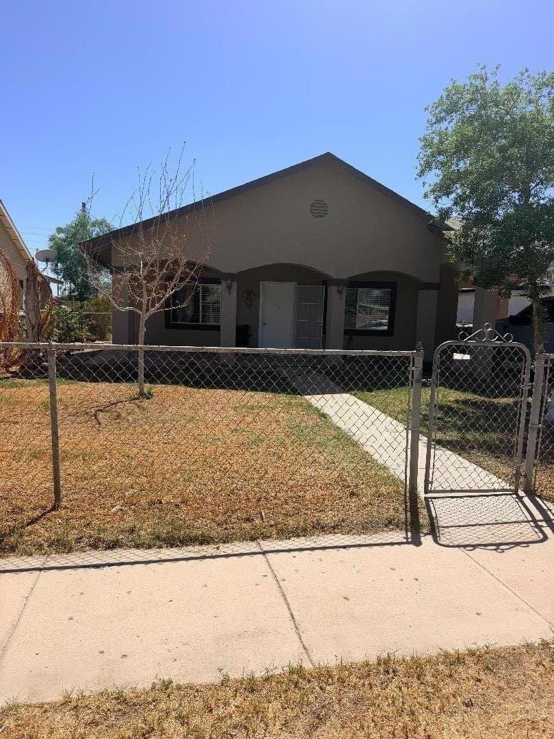 309 Magnolia - Photo 1 of 8