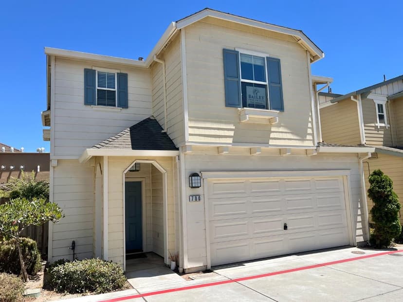 700 Gardenia Place - Photo 1 of 8