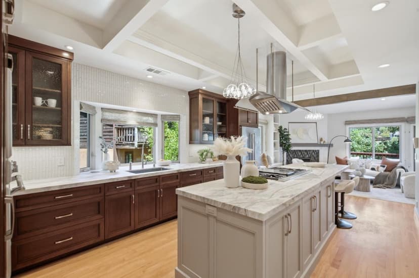 643 Vista Drive - Photo 1 of 8