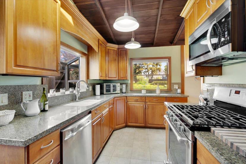 501 Pine Street - Photo 1 of 8