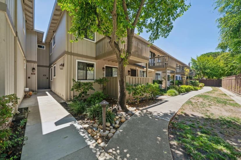 18899 Sara Park Circle - Photo 1 of 8