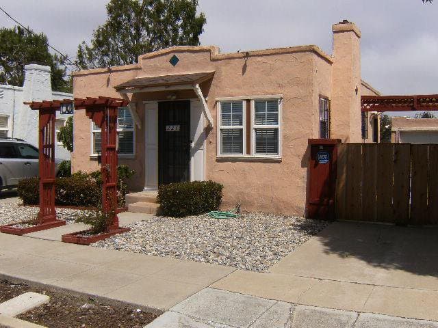 224 West San Luis Street - Photo 1 of 8