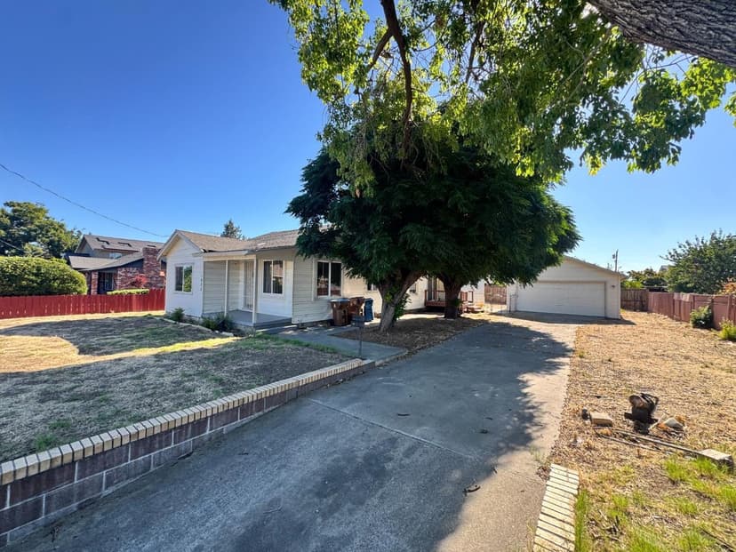 1925 Alpha Way - Photo 1 of 8